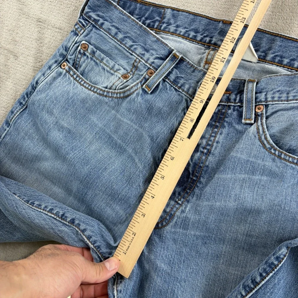 Vintage Levis 501 Distressed‎ Jeans in Blue Fade Wash Men Fits 31x33 (Tag 32x34)